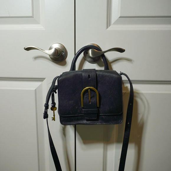 Women's Fossil Black Leather Crossbody Bag One Size with Gold Hardware - Picture 1 of 5